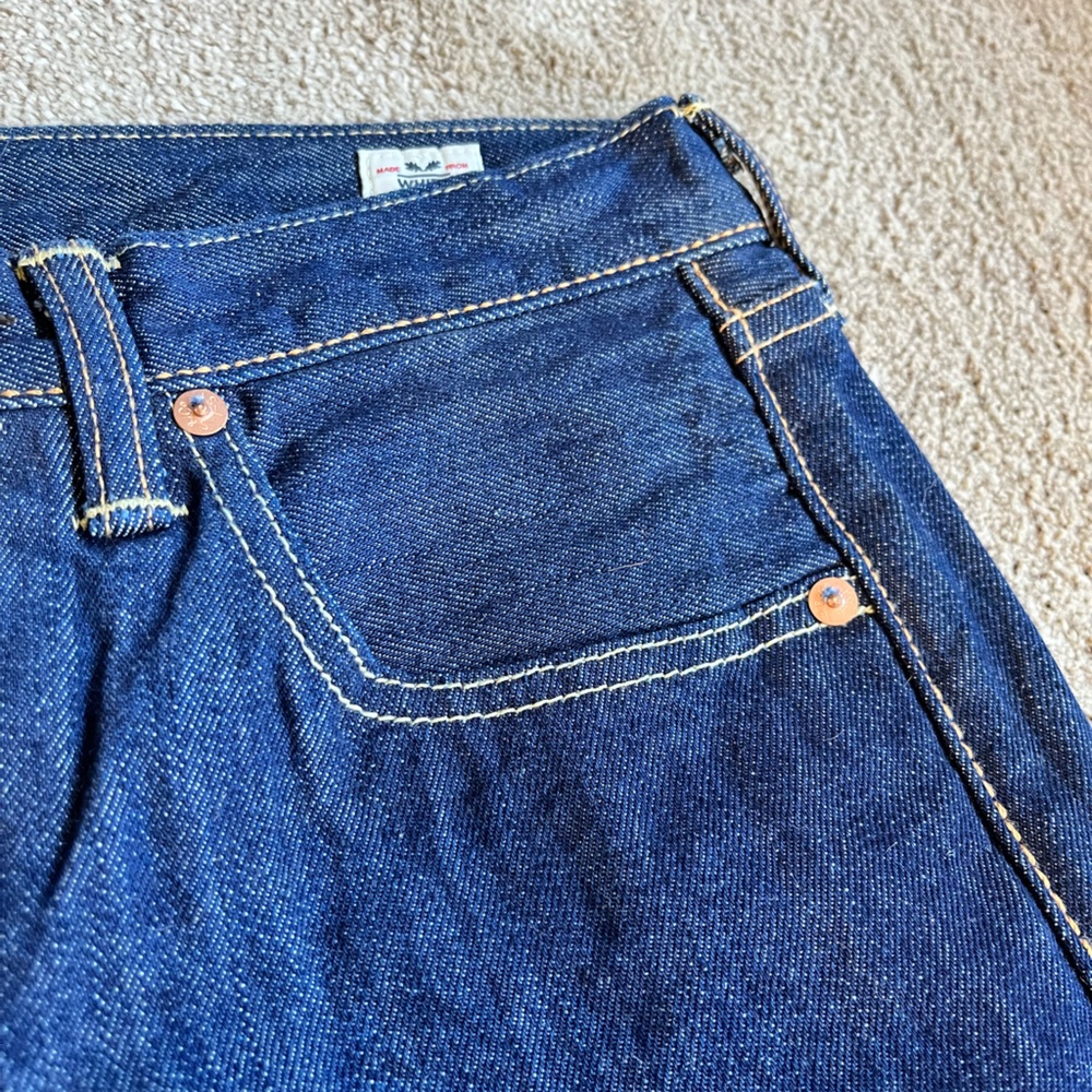 Levi's Premium White Oak Denim - Dark Wash - Straight Fit Jeans - Picture 2 of 9